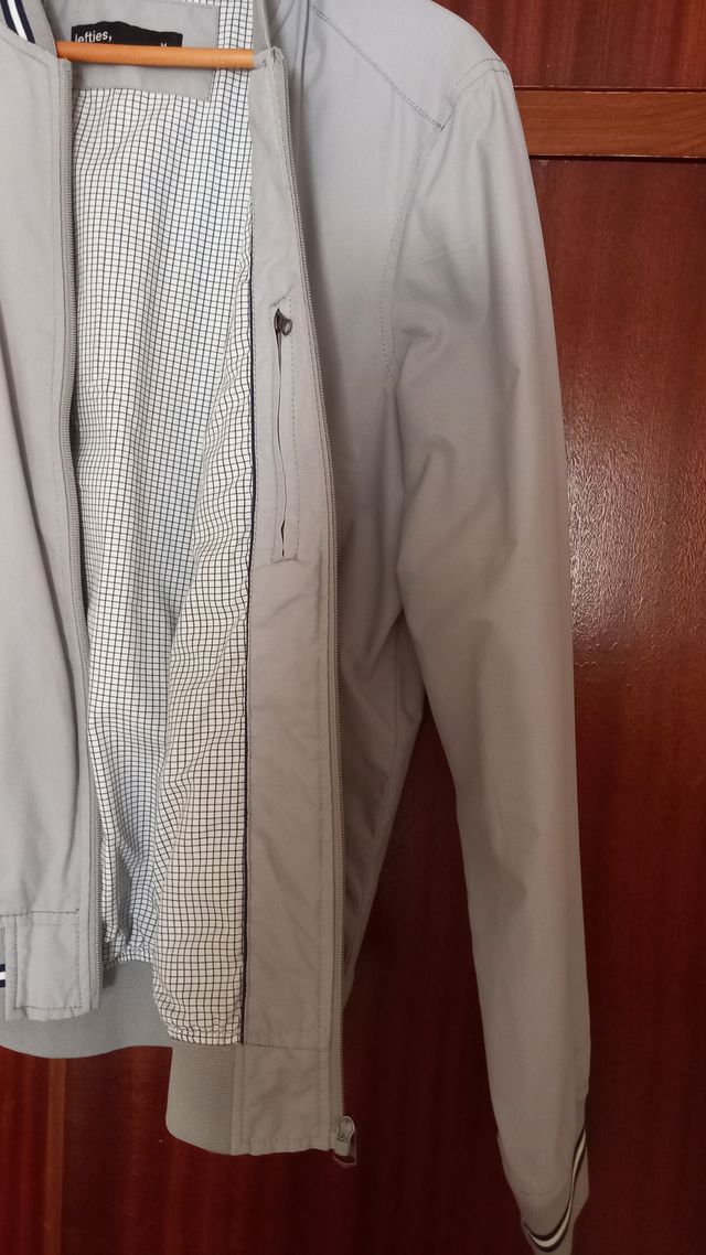 Cazadora bomber hombre gris claro Lefties