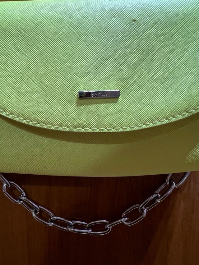Bolso Amarillo Fluor Bershka