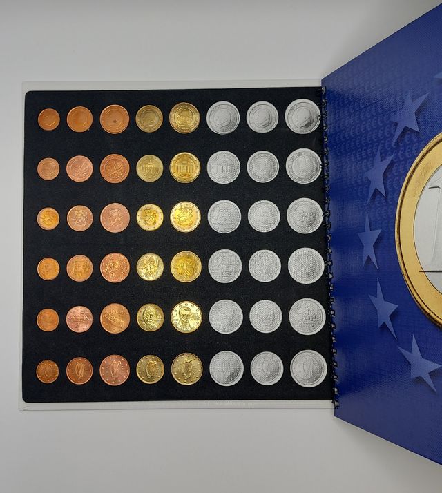 ALBUM EUROS CON 60 MONEDAS S/C