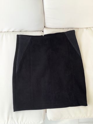 Falda negra zara