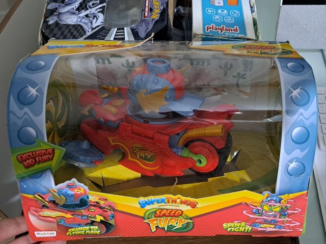 Superthings, juguetes