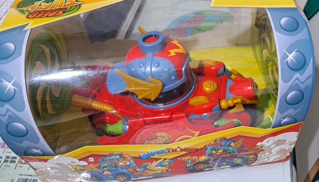 Superthings, juguetes
