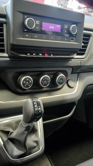 Renault Trafic Automática 150 cv - 9 Plazas