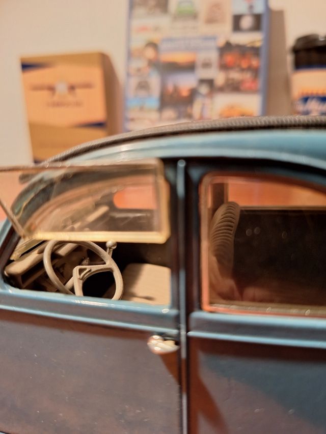 Citroën 2CV Solido 1/17
