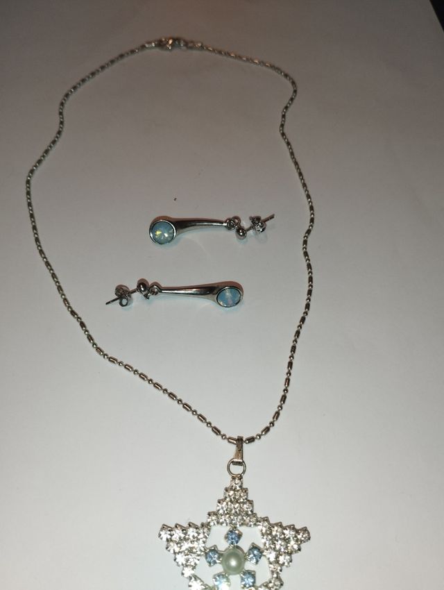 Conjunto estrella y pendientes