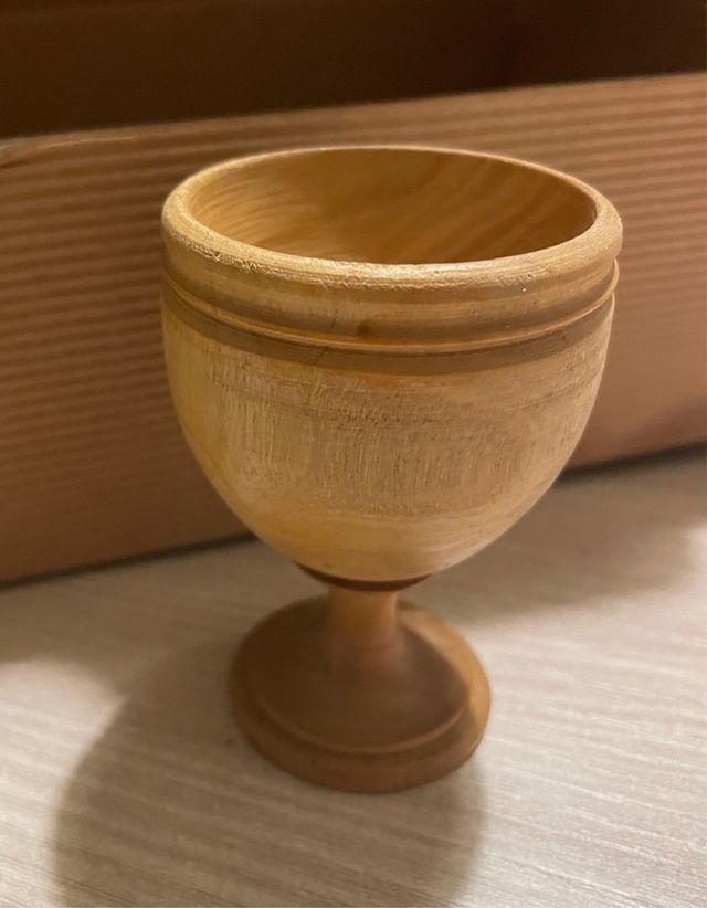 Porta uovo in legno da Betlemme