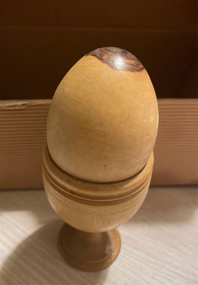 Porta uovo in legno da Betlemme