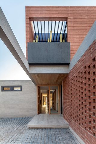 • Construcciones • Rehabilitaciónes • Reformas •  