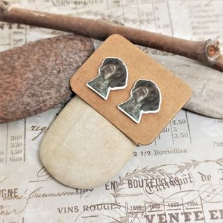 Pendientes de perro braco aleman. Perro pointer