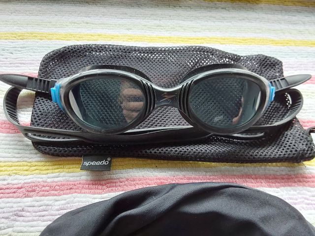 Lote Gafas Speedo- Gorro- Candado taquilla