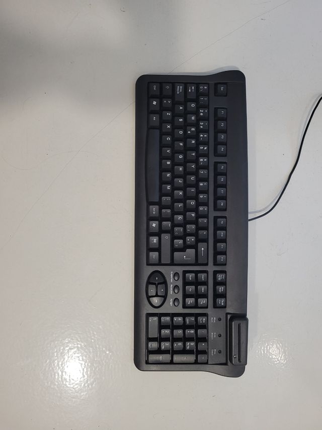 Teclado con lector de tarjetas KBR-36