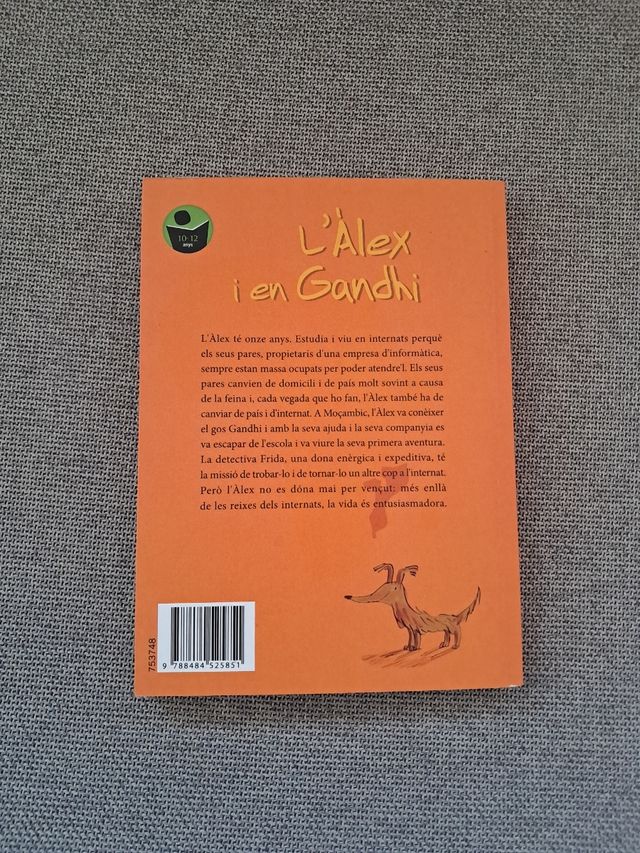 L'Àlex I En Gandhi A Mozambic