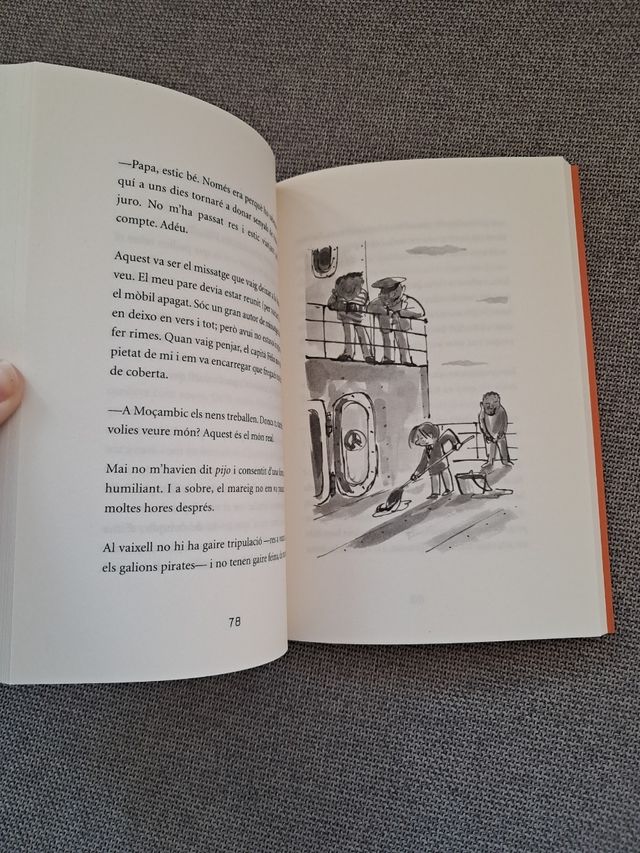 L'Àlex I En Gandhi A Mozambic