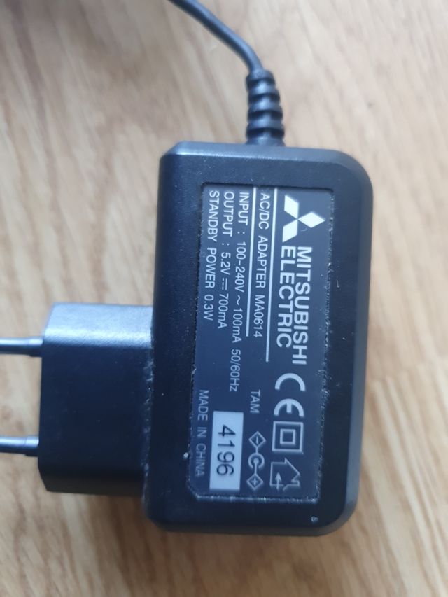 Cargador móvil mitsubishi