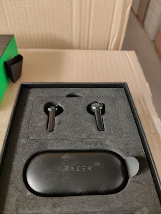 Auriculares nuevos marca Razer en tienda vale 90