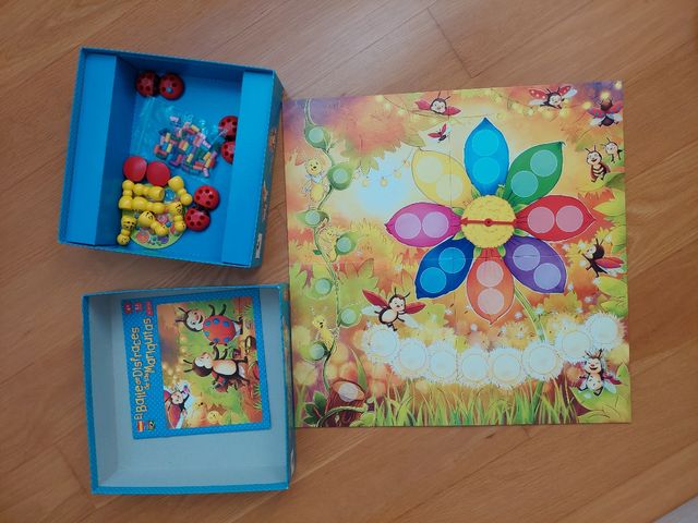 El baile de disfraces de las mariquitas