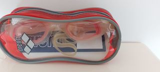 Occhiali per nuoto