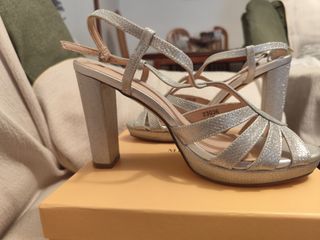 Tacones fiesta menbur plateados