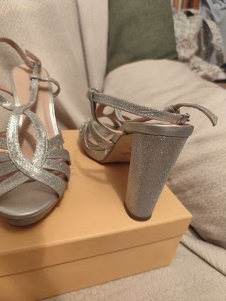 Tacones fiesta menbur plateados