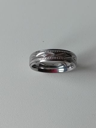 Anillo de acero en plateado, alianza