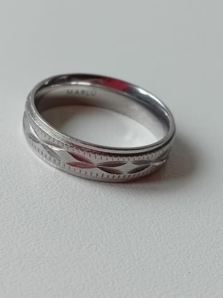 Anillo de acero en plateado, alianza