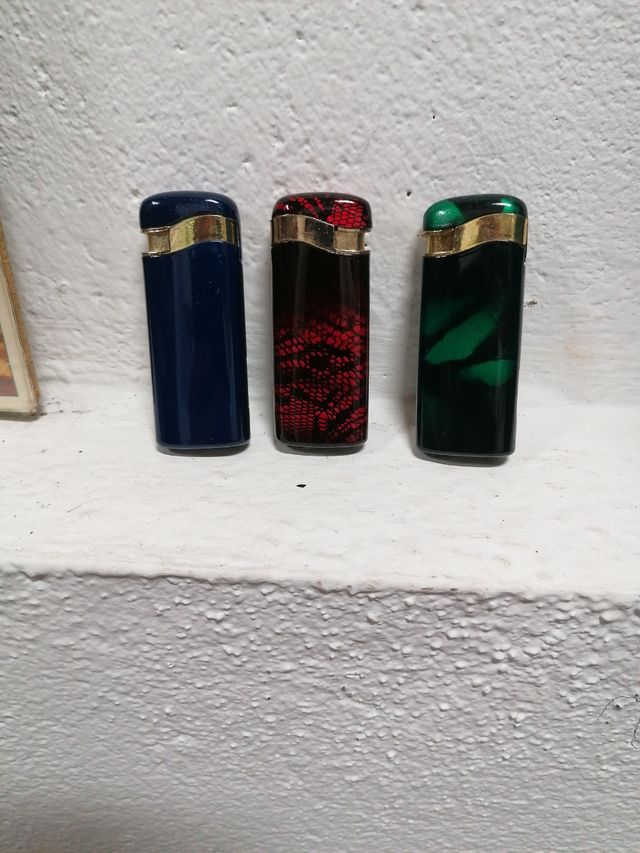 Encendedores variados