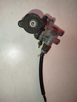 -Yamaha Fzs 600. Bomba de agua