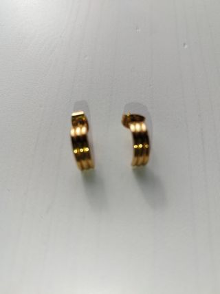 Pendientes dorados