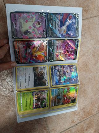 Álbum con cartas Pokémon