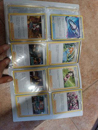 Álbum con cartas Pokémon