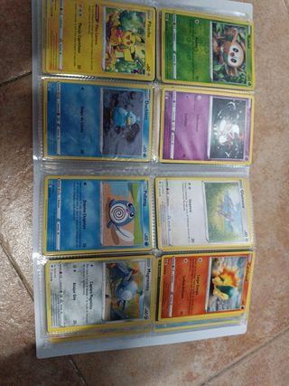 Álbum con cartas Pokémon