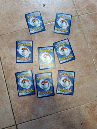 Álbum con cartas Pokémon