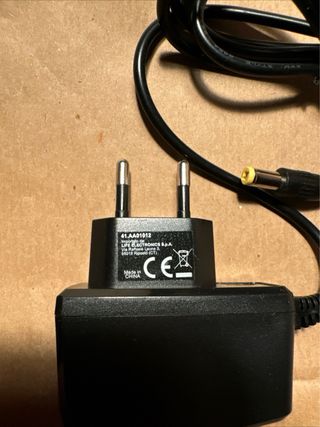 ALIMENTATORE SWITCHING 12Vdc 1A spinotto 5,5x2,1mm