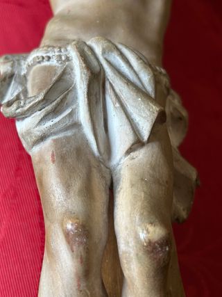 Talla en madera de Cristo crucificado.