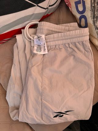 Pantalones Chandal Reebok y Bershka