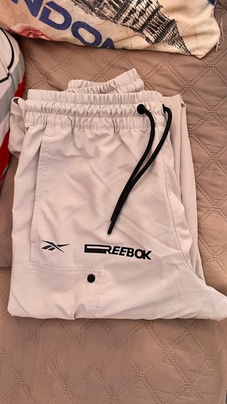 Pantalones Chandal Reebok y Bershka