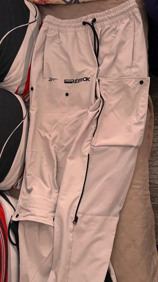 Pantalones Chandal Reebok y Bershka