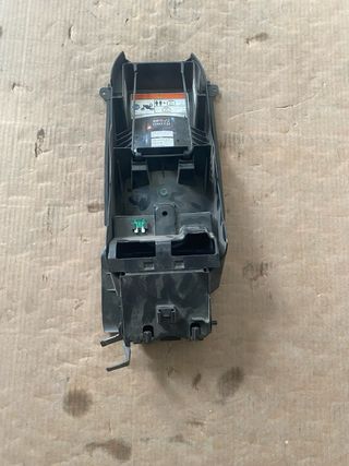 Pasta caja de bateria honda cbr