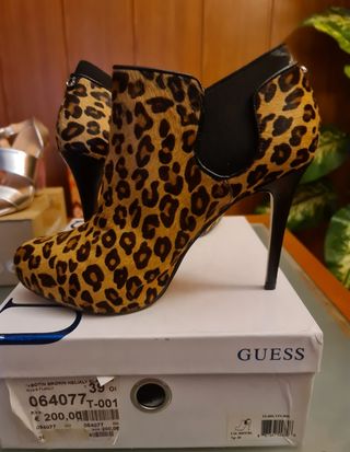 Botines GUESS Animal Prink 
