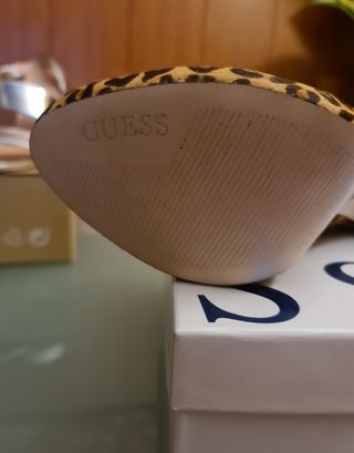 Botines GUESS Animal Prink 