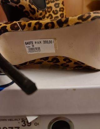 Botines GUESS Animal Prink 