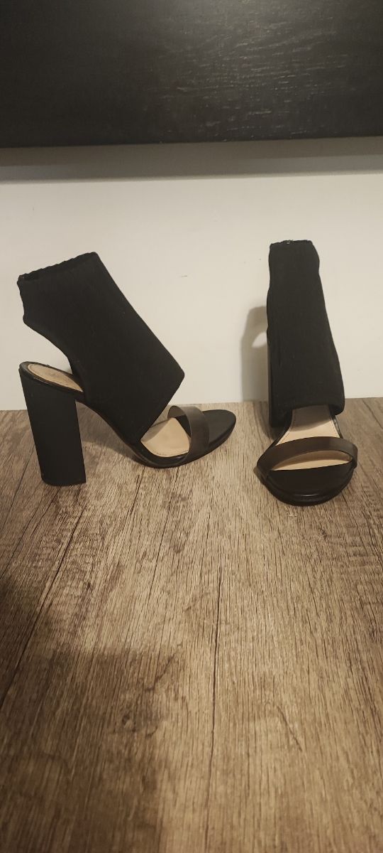 Sandalias Zara
