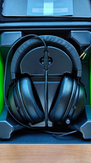 Razer kraken Auriculares Gaming en su caja