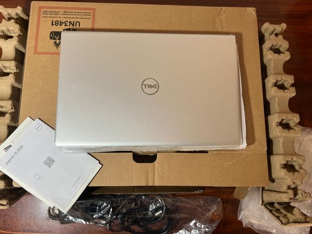 Portátil Dell Inspiron 15 3520 256GB 15.6 FHD