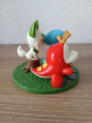 Figura promocional Pokémon Escarlata y Purpura
