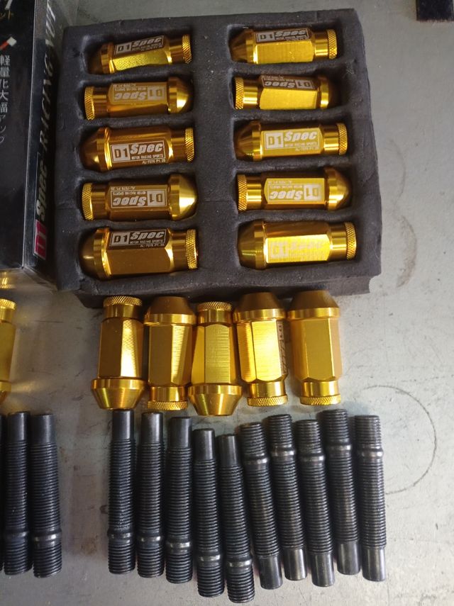 Set espárragos reforzados y tuercas