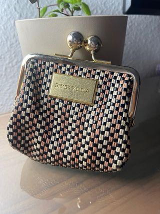 Vendo monedero de bimba y Lola