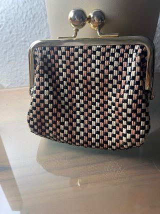Vendo monedero de bimba y Lola