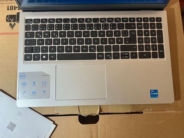 Portatil Dell Inspirn 15 3520 256GB FHD Nuevo