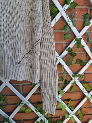 Jersey pico Hollister, marrón claro